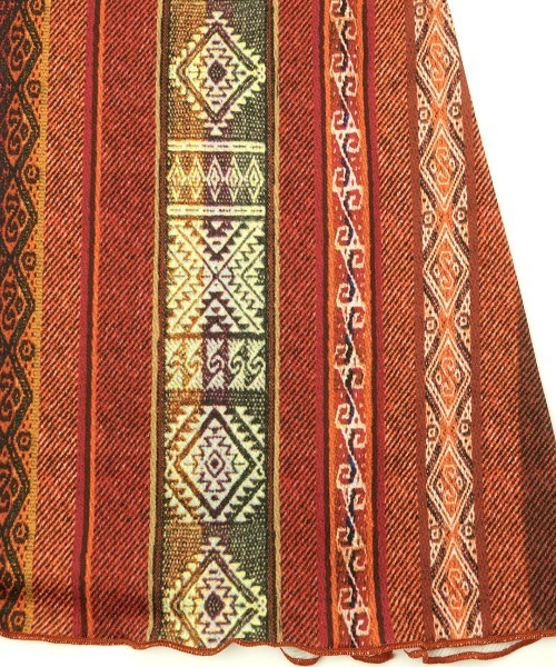 チチカカ(チチカカ)の「ファブリックプリントスカート(スカート・レディース・ブラック/マスタード/レッド・LARGE/MEDIUM)」の17枚目の写真