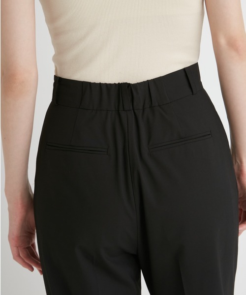emmi(エミ)の「【emmi atelier】タックテーパードパンツ(その他パンツ・レディース・ベージュ/ブラック/グレー・0/1)」の11枚目の写真