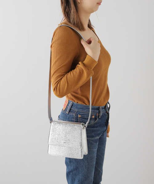 JW PEI（ジェイダブリューペイ）の「【JW PEI / ジェイダブリューペイ】 FAE Metallic Top Handle Crossbody：バッグ（ハンドバッグ・レディース・シルバー・FREE）」の18枚目の写真