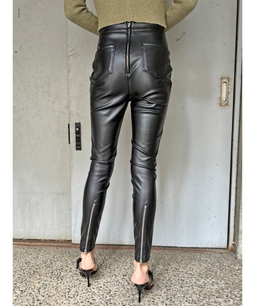 EGOIST（エゴイスト）の「ジップフェイクレザースキニーパンツ（その他パンツ・レディース・ブラック・SS/S/M）」の2枚目の写真