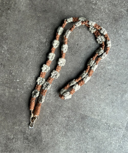 CPCM（シーピーシーエム）の「お花モチーフストラップ（スマホグッズ・レディース・オレンジ/ブラウン/ホワイト/ピンク・FREE）」の3枚目の写真