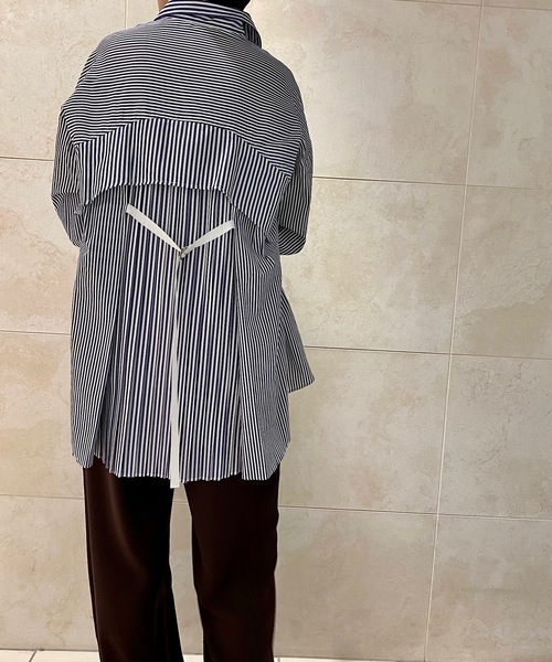 新品☆ Lallia Mù バックプリーツレイヤードシャツ LAGLAIA（ラグライア）の「【Lallia Mu】バックプリーツ
