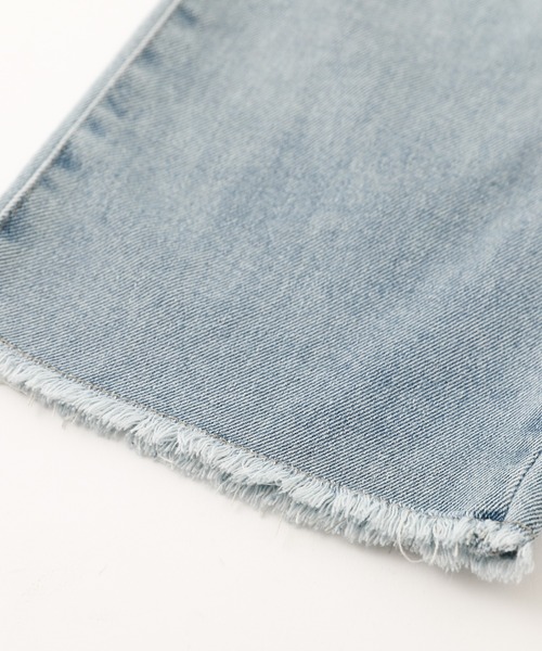 URBAN CHERRY（アーバンチェリー）の「カットオフストレートデニムパンツ（デニムパンツ・キッズ・ブルー・120cm/130cm/140cm/110cm）」の13枚目の写真