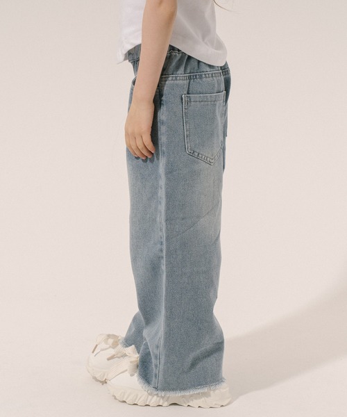 URBAN CHERRY（アーバンチェリー）の「カットオフストレートデニムパンツ（デニムパンツ・キッズ・ブルー・120cm/130cm/140cm/110cm）」の6枚目の写真