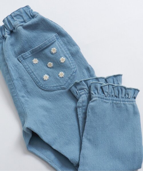apres les cours(アプレレクール)の「デイジー刺繍ポケットパンツ(デニムパンツ・キッズ・ブラック/インディゴブルー/アイボリー・80/90/100/110/120/130/140)」の3枚目の写真
