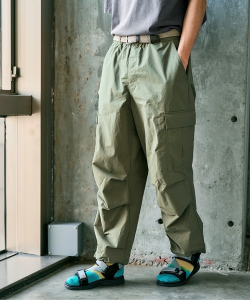 BAYFLOW（ベイフロー）の「ナイロンコットンワイドカーゴパンツ（カーゴパンツ・メンズ・グレー/カーキ/ブラック/ホワイト・SMALL/MEDIUM/LARGE）」の4枚目の写真