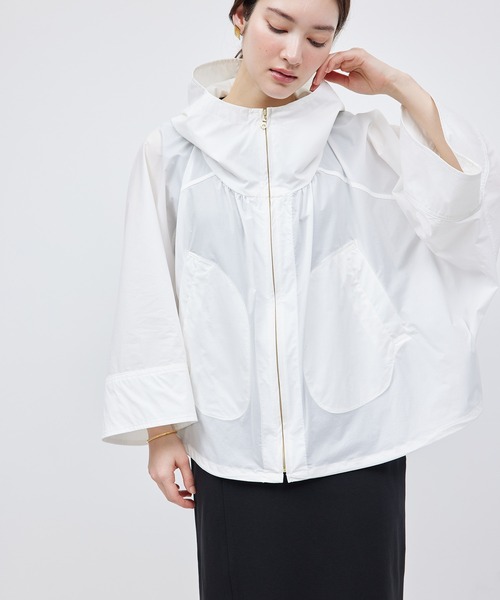 ROPE'（ロペ）の「綿ナイロンワッシャーギャザーマウンテンパーカー【メディア掲載】（マウンテンパーカー・レディース・オフホワイト/ブラック・FREE）」の2枚目の写真