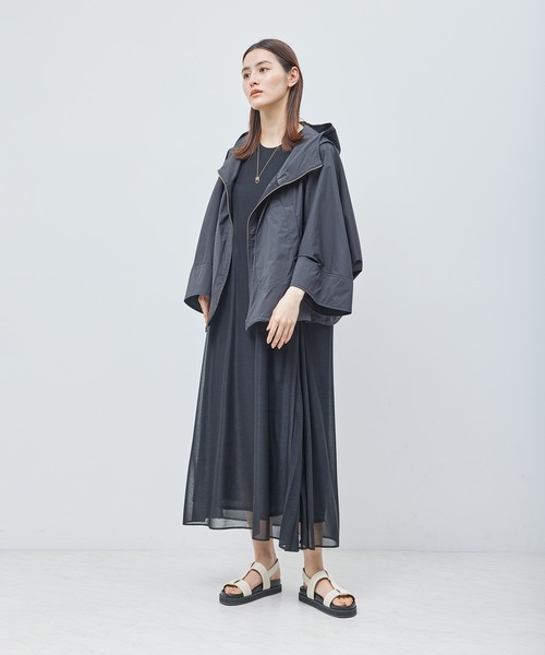 ROPE'（ロペ）の「綿ナイロンワッシャーギャザーマウンテンパーカー【メディア掲載】（マウンテンパーカー・レディース・オフホワイト/ブラック・FREE）」の3枚目の写真