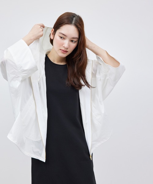 ROPE'（ロペ）の「綿ナイロンワッシャーギャザーマウンテンパーカー【メディア掲載】（マウンテンパーカー・レディース・オフホワイト/ブラック・FREE）」の9枚目の写真