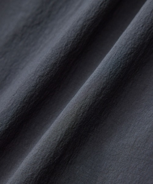 ROPE'（ロペ）の「綿ナイロンワッシャーギャザーマウンテンパーカー【メディア掲載】（マウンテンパーカー・レディース・オフホワイト/ブラック・FREE）」の20枚目の写真