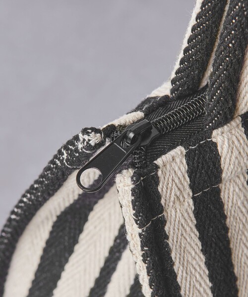 UNITED ARROWS（ユナイテッドアローズ）の「ストライプ ランチバッグ（トートバッグ・レディース・ブラック・FREE）」の8枚目の写真