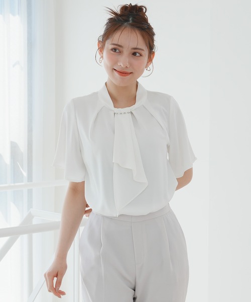 ASTORIA ODIER（アストリアオディール）の「バール＆金具使いボウタイ半袖ブラウス（シャツ/ブラウス・レディース・ホワイト/ベージュ/ラベンダー/チャコールグレー・SMALL/MEDIUM/LARGE）」の19枚目の写真