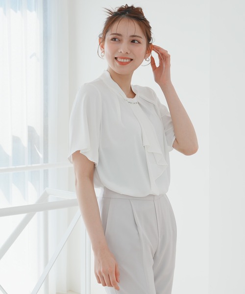 ASTORIA ODIER（アストリアオディール）の「バール＆金具使いボウタイ半袖ブラウス（シャツ/ブラウス・レディース・ホワイト/ベージュ/ラベンダー/チャコールグレー・SMALL/MEDIUM/LARGE）」の20枚目の写真