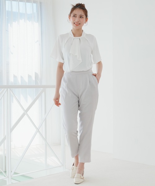 ASTORIA ODIER（アストリアオディール）の「バール＆金具使いボウタイ半袖ブラウス（シャツ/ブラウス・レディース・ホワイト/ベージュ/ラベンダー/チャコールグレー・SMALL/MEDIUM/LARGE）」の22枚目の写真