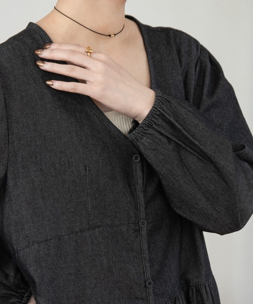 lawgy（ラウジー）の「front button v neck denim op / フロント