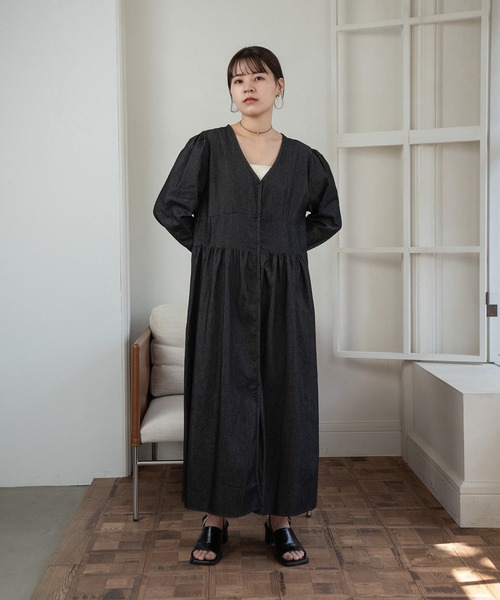 lawgy（ラウジー）の「front button v neck denim op / フロント