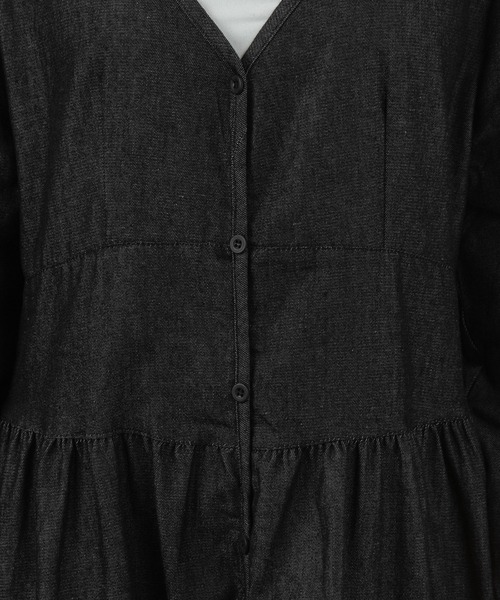 lawgy（ラウジー）の「front button v neck denim op / フロント
