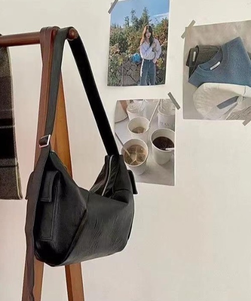 CREARE -LINO-(クレアーレリノ)の「サイドポケットショルダーBAG/バック<ユニセックス商品>(ショルダーバッグ・レディース・ホワイト/ブラック・FREE)」の12枚目の写真