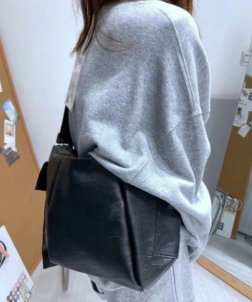CREARE -LINO-(クレアーレリノ)の「サイドポケットショルダーBAG/バック<ユニセックス商品>(ショルダーバッグ・レディース・ホワイト/ブラック・FREE)」の14枚目の写真