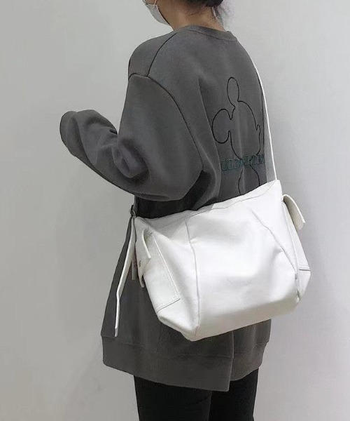 CREARE -LINO-(クレアーレリノ)の「サイドポケットショルダーBAG/バック<ユニセックス商品>(ショルダーバッグ・レディース・ホワイト/ブラック・FREE)」の21枚目の写真