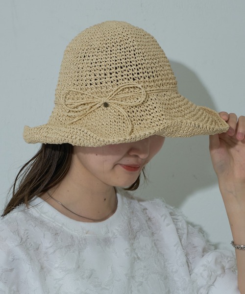 COLONY 2139（コロニートゥーワンスリーナイン）の「手編みつば広ペーパーハット（ハット・レディース・ベージュ/ライトベージュ/ブラック/モカ・FREE）」の4枚目の写真