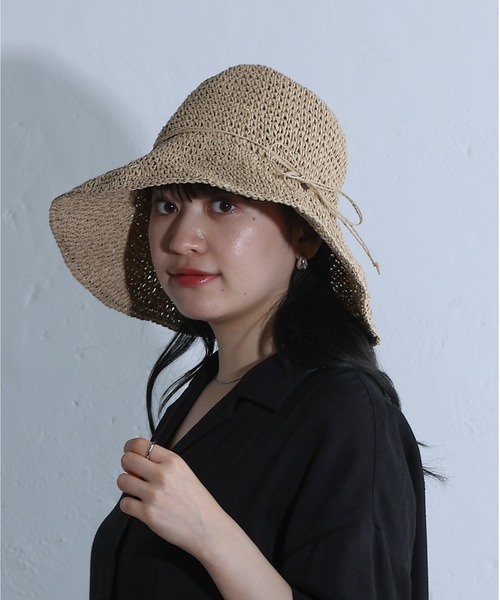 COLONY 2139（コロニートゥーワンスリーナイン）の「手編みつば広ペーパーハット（ハット・レディース・ベージュ/ライトベージュ/ブラック/モカ・FREE）」の5枚目の写真