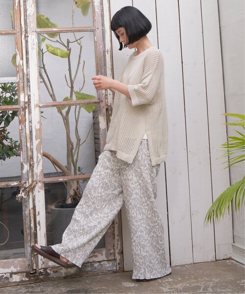 LBC（エルビーシー）の「2WAYラメメッシュニットプルオーバー（ニット/セーター・レディース・ベージュ/ブラック・M）」の10枚目の写真