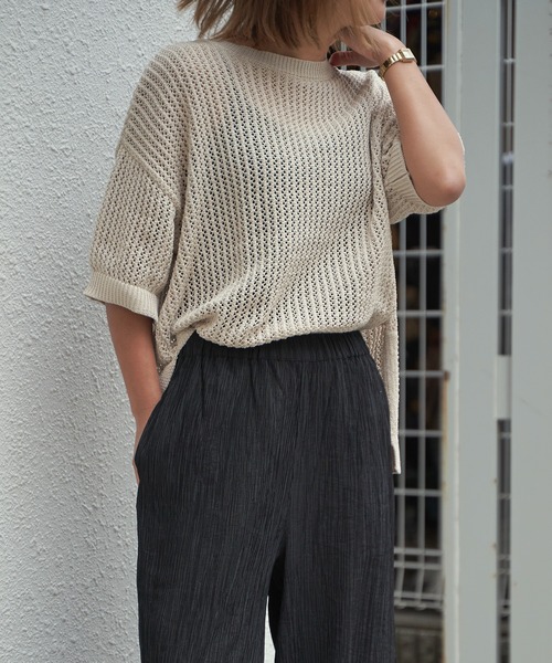 LBC（エルビーシー）の「2WAYラメメッシュニットプルオーバー（ニット/セーター・レディース・ベージュ/ブラック・M）」の4枚目の写真