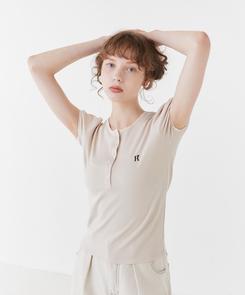 RUBY AND YOU（ルビーアンドユー）の「ヘンリーネックリブTシャツ（Tシャツ/カットソー・レディース・チャコールグレー/ベージュ系その他・FREE）」の3枚目の写真