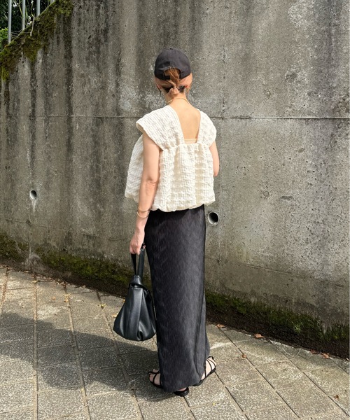 y/m by misato（イムバイミサト）の「ニュアンスプリーツスカート（スカート・レディース・チャコールグレー/グレイッシュベージュ/ブラック・FREE）」の7枚目の写真