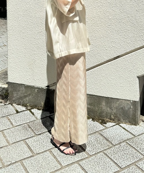 y/m by misato（イムバイミサト）の「ニュアンスプリーツスカート（スカート・レディース・チャコールグレー/グレイッシュベージュ/ブラック・FREE）」の10枚目の写真