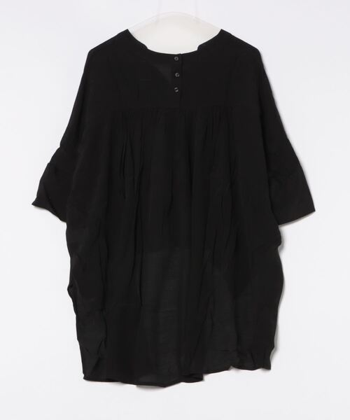 and it_（アンドイット）の「接触冷感スラブバックロングシャツ（シャツ/ブラウス・レディース・ベージュ/オフホワイト/ブラック/カーキ・M-L）」の5枚目の写真