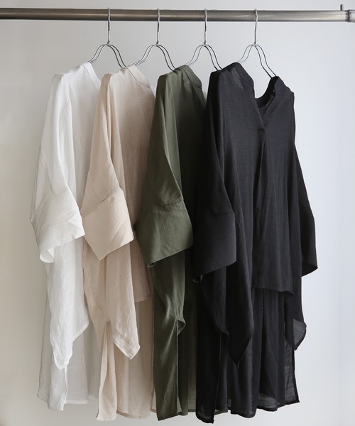 and it_（アンドイット）の「接触冷感スラブバックロングシャツ（シャツ/ブラウス・レディース・ベージュ/オフホワイト/ブラック/カーキ・M-L）」の14枚目の写真