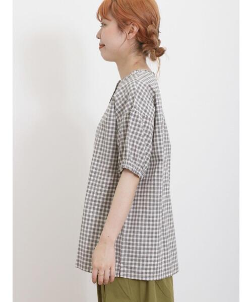 Samansa Mos2（サマンサ モスモス）の「【クールコットン/接触冷感】柄アソート襟フリルブラウス（シャツ/ブラウス・レディース・ブラック/チャコールグレー/ブルー/オフホワイト・F）」の17枚目の写真