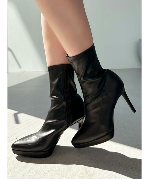 RESEXXY(リゼクシー)の「ベーシックショートブーツ(ブーツ・レディース・ブラック/ブラウン・SMALL/MEDIUM/LARGE)」の2枚目の写真