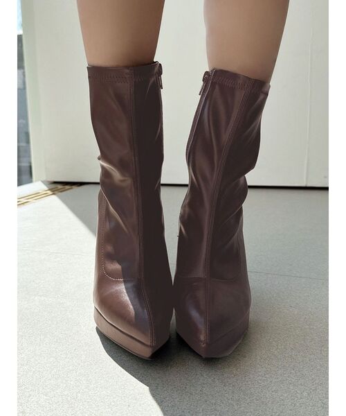 RESEXXY(リゼクシー)の「ベーシックショートブーツ(ブーツ・レディース・ブラック/ブラウン・SMALL/MEDIUM/LARGE)」の4枚目の写真