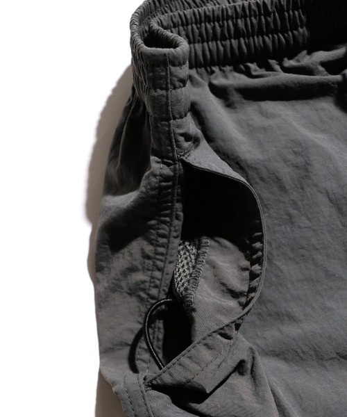 C.E.L.STORE(セルストア)の「GRKTINVESTIGATION / ガラクタ貿易 NYLON BAGGY SHORTS ナイロン バギーショーツ(その他パンツ・メンズ・マスタード/ライトグリーン/コーラルピンク/グレー/ブラック・SMALL/LARGE/MEDIUM)」の16枚目の写真