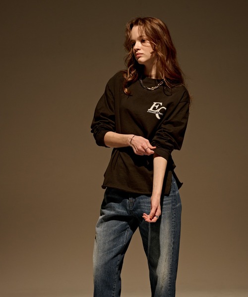 kha:ki（カーキ）の「「KHA:KI/カーキ」ラウンドヘムプリントTシャツ（Tシャツ/カットソー・レディース・ロイヤルブルー/サンドベージュ/ホワイト/チャコールグレー・1）」の7枚目の写真