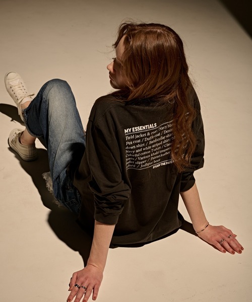 kha:ki（カーキ）の「「KHA:KI/カーキ」ラウンドヘムプリントTシャツ（Tシャツ/カットソー・レディース・ロイヤルブルー/サンドベージュ/ホワイト/チャコールグレー・1）」の8枚目の写真