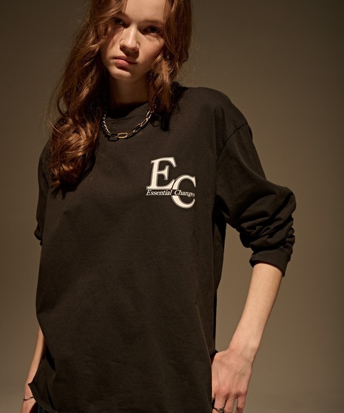 kha:ki（カーキ）の「「KHA:KI/カーキ」ラウンドヘムプリントTシャツ（Tシャツ/カットソー・レディース・ロイヤルブルー/サンドベージュ/ホワイト/チャコールグレー・1）」の9枚目の写真