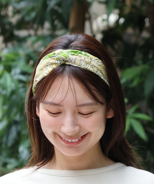 チチカカ(チチカカ)の「エコフレンドリーダイリーフブロックプリントヘアバンド(ヘアバンド・レディース・ベージュ/ブラック・FREE)」の6枚目の写真