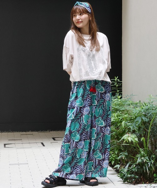 チチカカ(チチカカ)の「エコフレンドリーダイリーフブロックプリントヘアバンド(ヘアバンド・レディース・ベージュ/ブラック・FREE)」の3枚目の写真