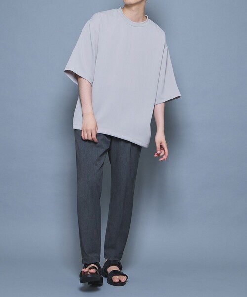 UNITED TOKYO(ユナイテッドトウキョウ)の「CORD PLEATS Tシャツ(Tシャツ/カットソー・メンズ・ダークグレー/ブラック/グレイッシュベージュ・1/2)」の8枚目の写真
