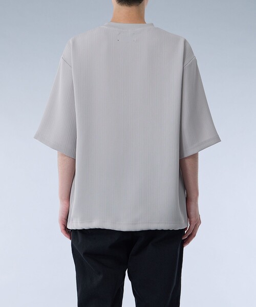 UNITED TOKYO(ユナイテッドトウキョウ)の「CORD PLEATS Tシャツ(Tシャツ/カットソー・メンズ・ダークグレー/ブラック/グレイッシュベージュ・1/2)」の22枚目の写真