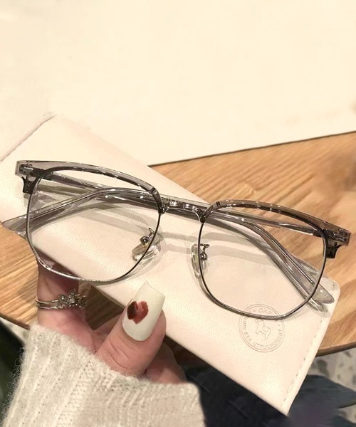 Futier land（フューティアランド）の「スクエアハーフリム眼鏡/ユニセックス/ブルーライトカット（メガネ・レディース・グレー/ブラック・FREE）」の6枚目の写真