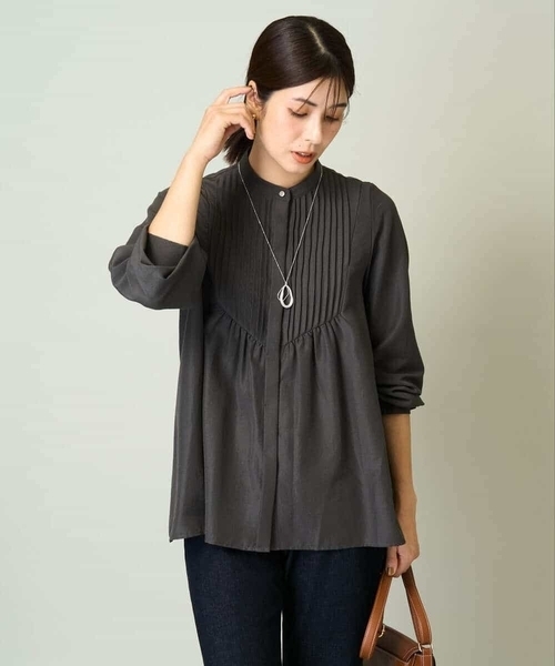 a.v.v（アーヴェヴェ）の「【洗える】ピンタックフレアブラウス（シャツ/ブラウス・レディース・ボルドー/ホワイト/チャコールグレー・38/36/40/42/34）」の17枚目の写真