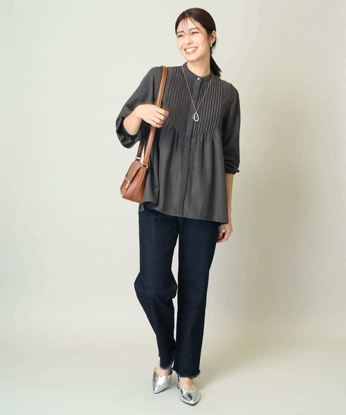 a.v.v（アーヴェヴェ）の「【洗える】ピンタックフレアブラウス（シャツ/ブラウス・レディース・ボルドー/ホワイト/チャコールグレー・38/36/40/42/34）」の19枚目の写真