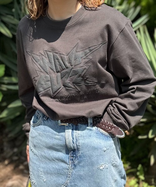 mi via loca(ミヴィアロカ)の「【United Athle】発泡プリントWHAT BUZZロゴロンT 【PT NO. MVL050 ※2A】(Tシャツ/カットソー・レディース・オートミール/イエロー/ホワイト/スミクロ・X-LARGE/MEDIUM)」の2枚目の写真