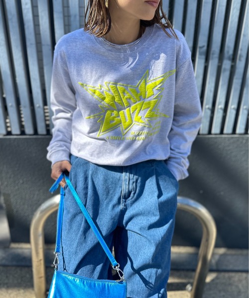 mi via loca(ミヴィアロカ)の「【United Athle】発泡プリントWHAT BUZZロゴロンT 【PT NO. MVL050 ※2A】(Tシャツ/カットソー・レディース・オートミール/イエロー/ホワイト/スミクロ・X-LARGE/MEDIUM)」の5枚目の写真