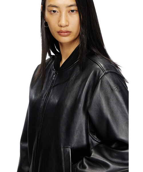 DIESEL(ディーゼル)の「ウィメンズ レザージャケット L-ILYAN(ブルゾン・レディース・ブラック・40/38)」の3枚目の写真